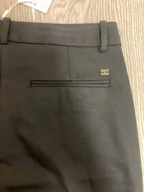 TOMMY HILFIGER - HERITAGE SLIM FIT PANTS - kalhoty - NOVÉ - 5