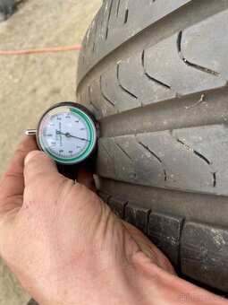 Pneu 285/45 R20 - 5
