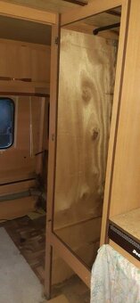 Karavan Dethleffs 460 na pevné stání - 5