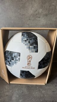 Oficialní ADIDAS zápasové míče MS a ME - 5