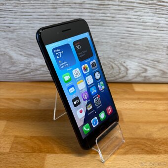 iPhone SE 2020 64GB, černý (12 měsíců záruka) - 5