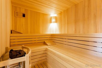 Penzion v Krušných horách 840 m², pozemek 5077 m² - 5