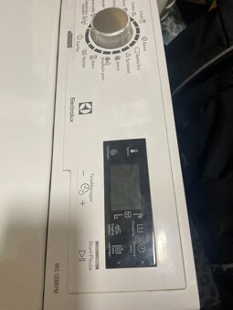 Pračka Electrolux vrchem plněná 500 TimeCare - 5