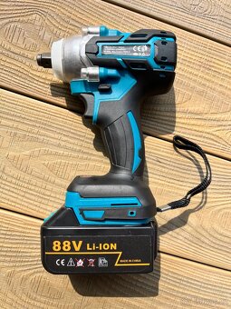 AKU rázový utahovák + vrtací šroubovák - 5