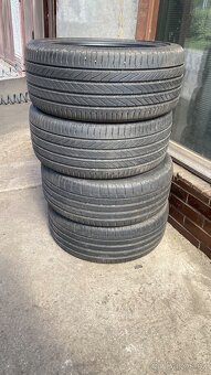 225/40R18 - 5