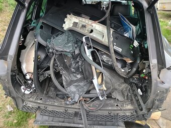 Prodám VW Touareg 7P 3.0 TDI 176kw - 5