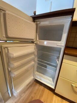 Moderní kuchyňská linka se spotřebiči - 5