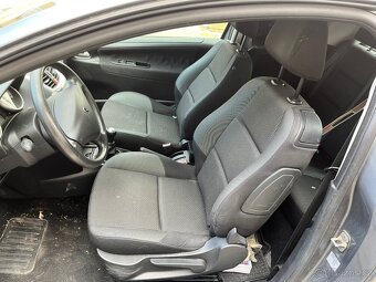 Peugeot 207 1,4 - 5