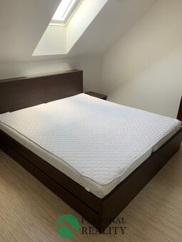 Pronájem zrekonst. podkrovního bytu 2+kk, cihla,55m2, Hřebeč - 5