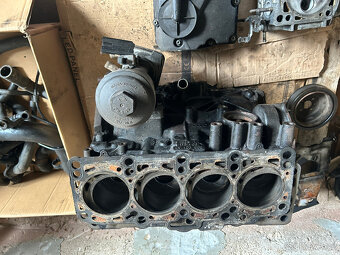 Škoda Octavia nahradni dily s motoru - 5