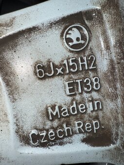 Alu Kola  Škoda  Rapid 185/60 R15 Continental - 5