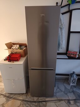 Chladnička s mrazničkou Beko - 5