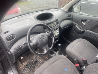 Toyota Yaris Verso 2003--facelift-1.4 D-55kw - 5