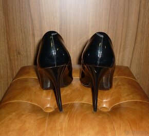Černé lakované lodičky Juliet - 5