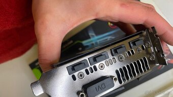 ASUS ROG Strix GTX 1080 Ti 11GB - 5