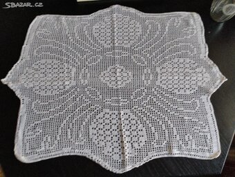 Veká ručně háčkovaná dečka - 5