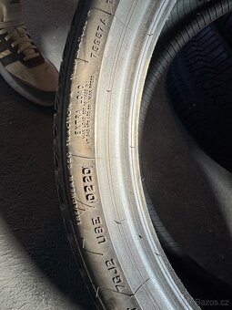 225/40R19 - 5
