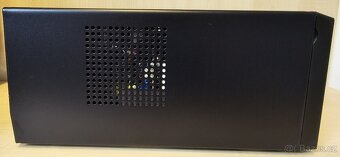 APC UPS - 750 - Záložní zdroj - bez baterie - 5