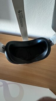 Oculus Meta Quest 2 - 5