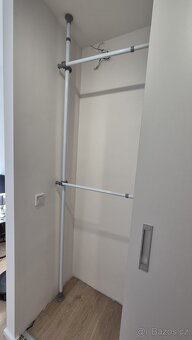 Teleskopický stojan na věšáky - 5
