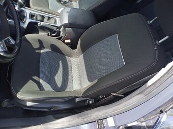 Ford Mondeo combi FACELIFT 2,0tdci 120kW r.v 2012 - 5