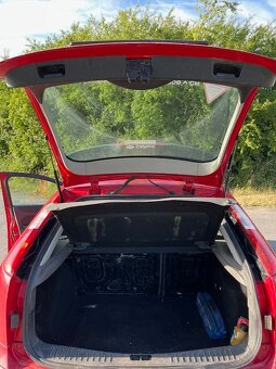 Prodám Ford Focus 1,6 77kwn 2006 - 5