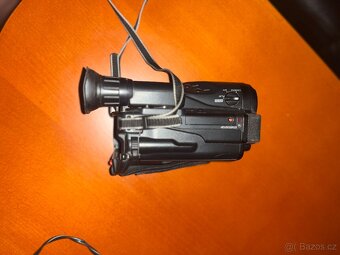 CANON UC 100, 8 mm Video Camcorder - 5
