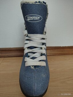 Prodám dívčí lední brusle vel.35 - 5