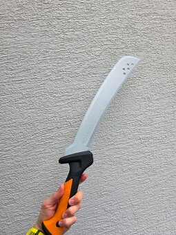 Mačeta Fiskars Solid – zahradní mačeta / sekáč - 5