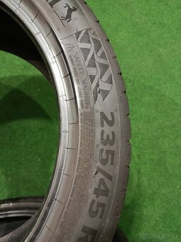 4ks letni 235/45/18 continental - 5