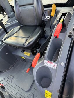 Solis 26 HST 4x4 , 71mth - 5