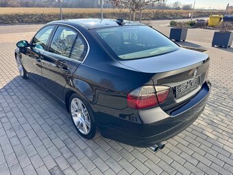 BMW e90 325i MANUÁL SPORTSITZE XENONY - 5