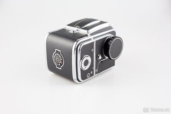 Hasselblad 500C/M chrome telo + WLF + kazeta 120 - 5