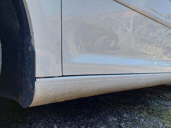 Volkswagen Touran 2.0 tdi, 103 kW, 7 míst, 05/2009 - 5