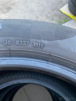215/55 R17 94W Pirelli 2x6mm 2x5mm dot3819 Letní - 5