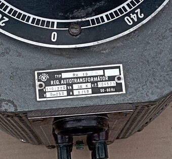 Regulační autotransformátor 2500 VA - 5