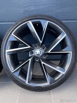 Prodám alu kola Vega 5x112 R19 s letními pneu. - 5