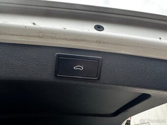Škoda Octavia RS 2.0tdi požkozený motor DPH - 5