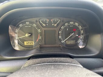 1 Škoda Octavia - 5