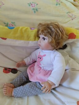 Značená vynilová holčička - 5