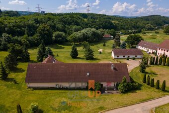 Pronájem bytu 1+1 o rozloze 76 m2, ulice K Radotínu, Praha - - 5