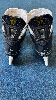 BAZAR - HRÁČSKÉ HOKEJOVÉ BRUSLE BAUER SUPREME M5 PRO INT - 5