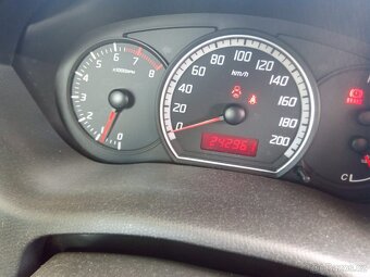 Suzuki Swift 1.4.i - 5