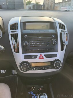 Kia cee,d - 5
