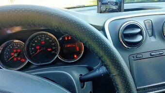 Dacia Sandero Stepway 0,9Tce navigace,klima,blutu - 5