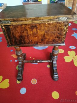 Starožitný šicí stolek - 5