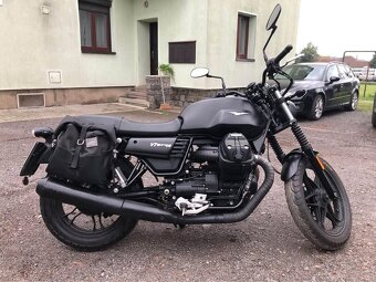 Moto Guzzi V7 Stone 2018 - 5