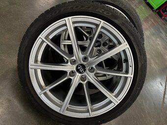 Audi zimní kompletní kolo Speichen-Stern-Design na RS5 - 5