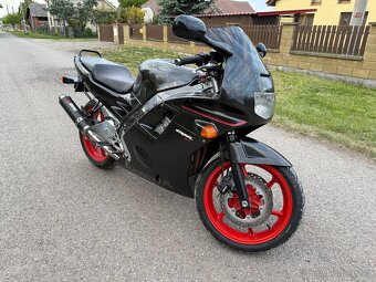 Honda CBR 600F - 5
