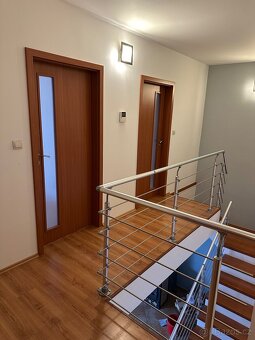 Rodinný dům 6+1 s prostornou zahradou bez RK - 5